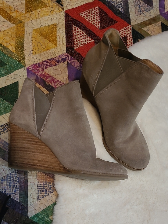 Lucky Brand Shoes - Lucky Brand Youse Women's Taupe Suede Wedge Ankle Booties Size 8.5